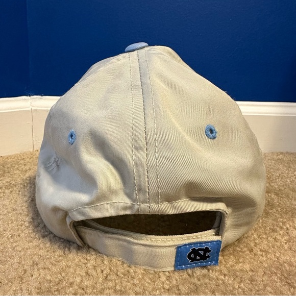 UNC Tar Heels Captivating Adjustable Ball Cap Hat Beige Carolina Blue Heel Logo - Picture 3 of 7